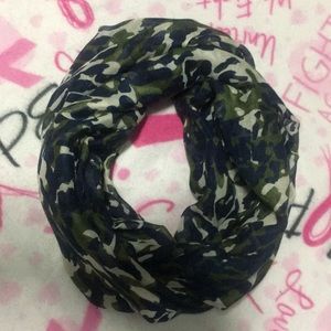 INFINITY SCARF